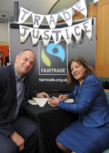 valerie-with-steve-redgrave-fairtrade-bunting